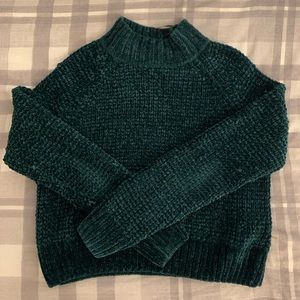 Emerald Green Cropped Turtle Neck Sweater!